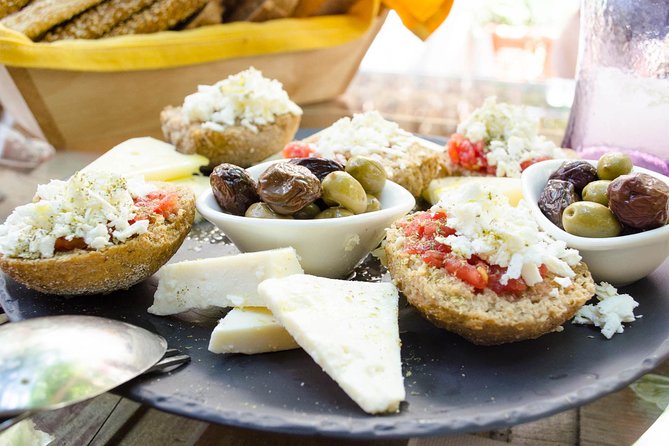 12 Tastings of Heraklion city - walking culture tour - Guide Eri and the tone of the walk
