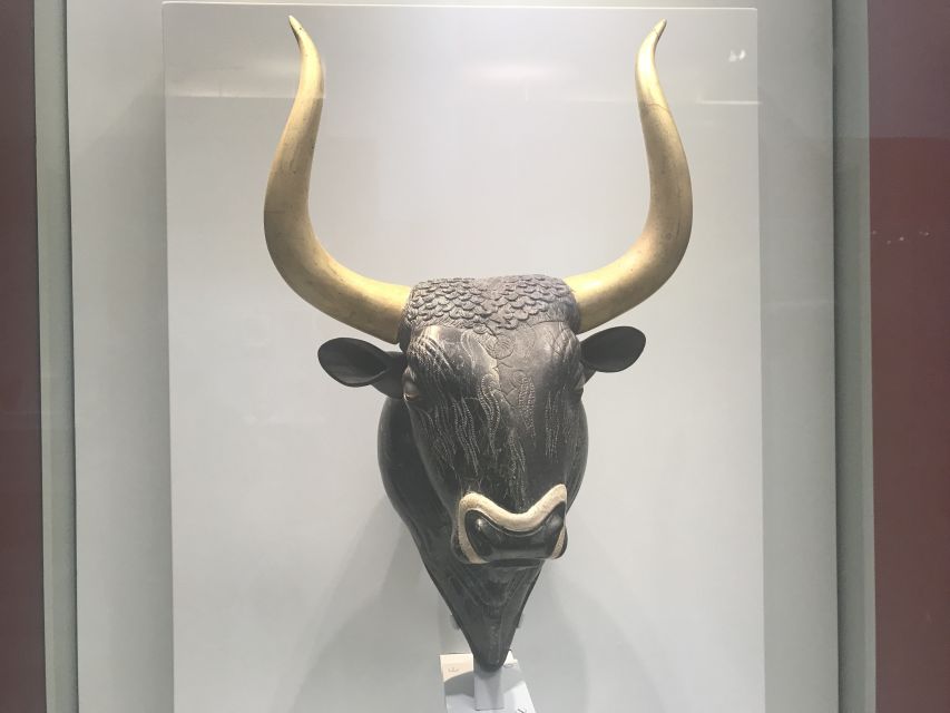 Archaeological Museum of Heraklion: Guided Walking Tour - Minoan art without getting lost in the details