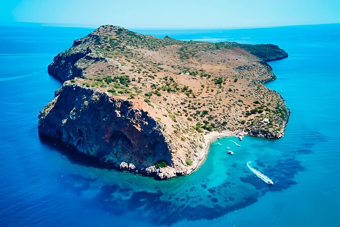 Chania: Afternoon Catamaran trip - Dinner, Drinks & Sunset - Crew service and the feel on board