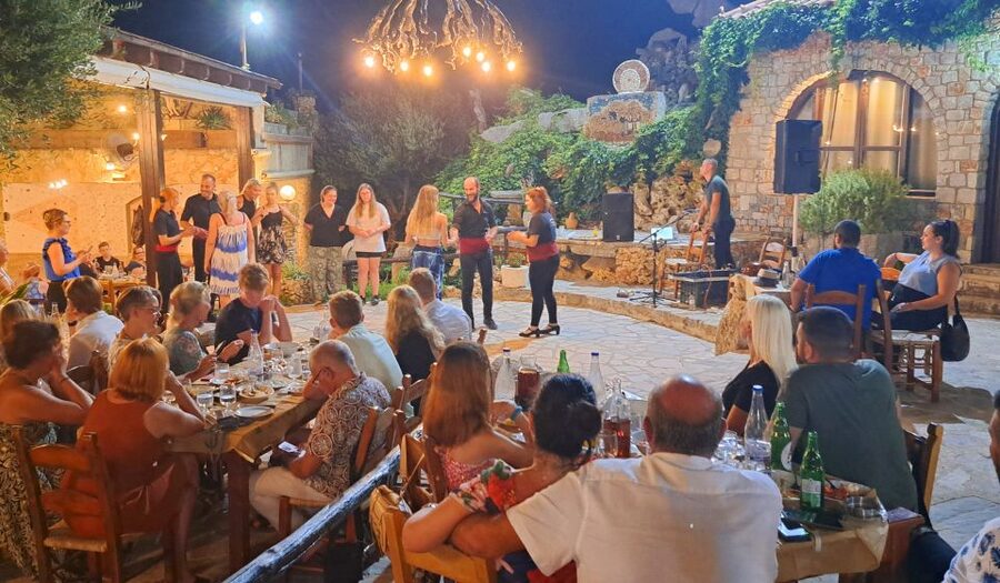 Chania: Cretan Folklore Dance Show with Dinner - A Cretan night built around participation