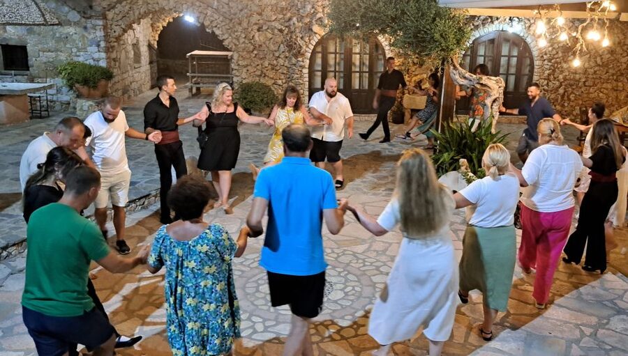 Chania: Cretan Folklore Dance Show with Dinner - Who will enjoy this most?
