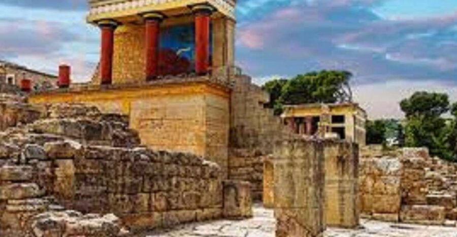 Chania - Knossos Palace Guided Tour - Heraklion’s old center, from the harbor to the Lions Fountain
