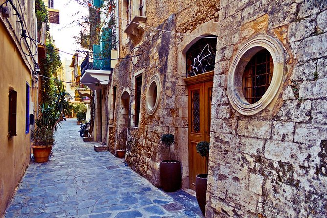Chania old town and around private tour (price per group of 6) - Venizelos Graves and the best high view of Chania