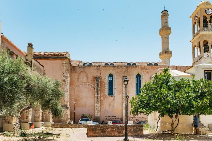 Chania: Old Town Highlights Guided Tour with Street Food - Key points to know before booking