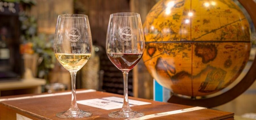 Chania: Private Guided Food and Wine Walking Tour with Lunch - Why food is the right way into Chania