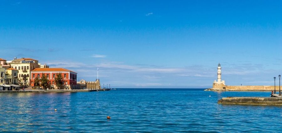 Chania: Private Guided Food and Wine Walking Tour with Lunch - The one-hour wine session with four Cretan varieties