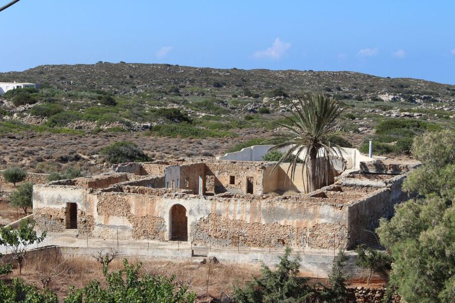 Chania & Rethymno: Elafonisi Beach with Transfer and Guide - The Cretan lunch stop