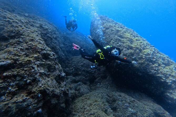 Chania Scuba Diving | Shore Dives | Certified Divers - Warm Mediterranean water from 22°C to 28°C