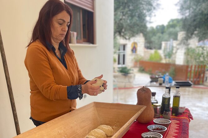 Chania Sourdough Bread Class - Olive Oil Tasting - What arrives at the table