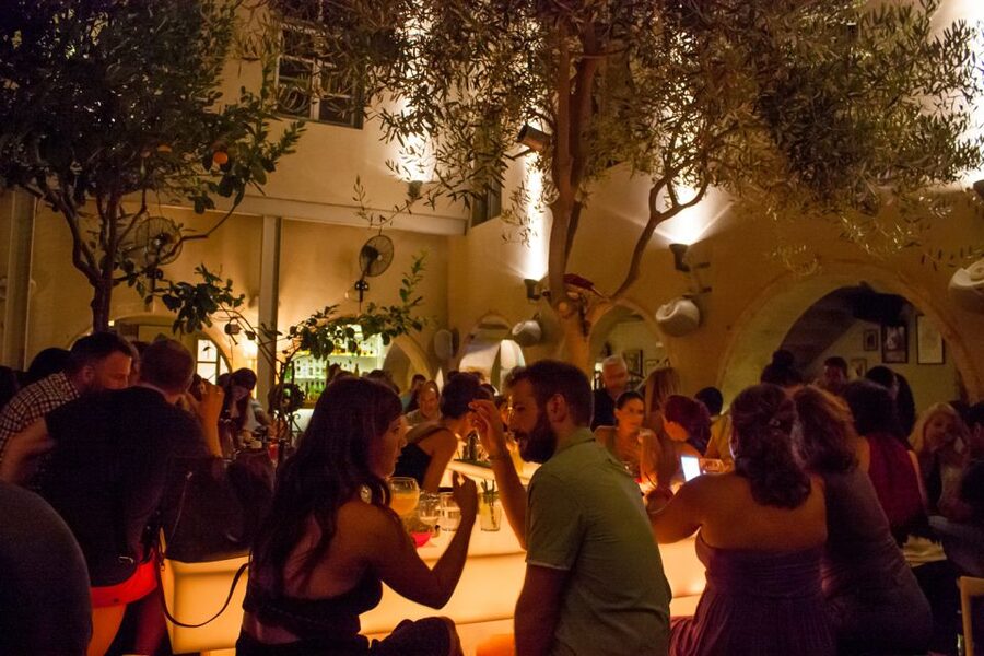 Chania: Wine, Food, and Sunset Tour with 3-Course Dinner - Starting at the Kydon Hotel in central Chania