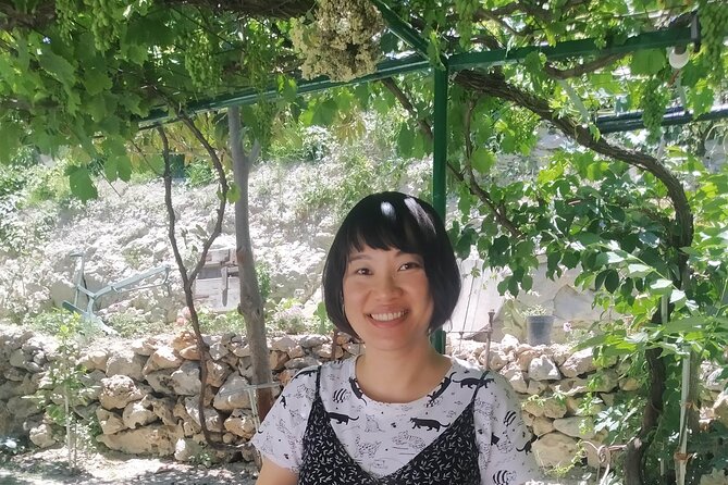 Cooking Lesson in Heraclion - Cooking under the grapevines with Sevi and her family