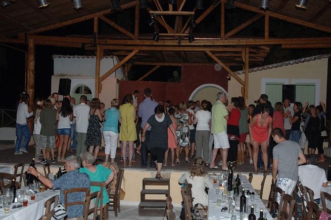 Cretan Folklore Night with Live Music, Dance, and Greek Dinner - What the feedback tells you about service