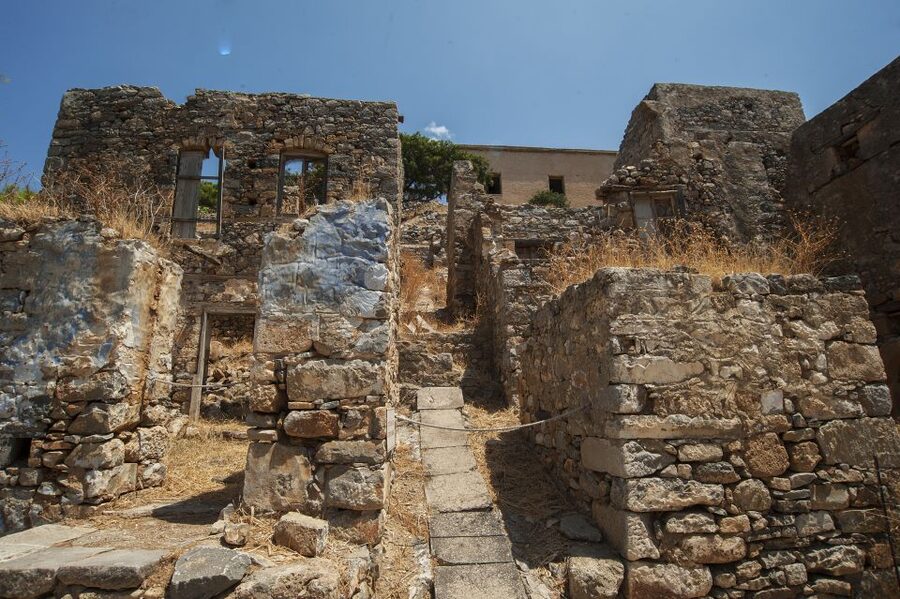 Crete: Agios Nikolaos, Plaka and Spinalonga Island Tour - What to bring and how to make the day easier