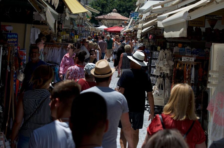 Crete: Day Tour to Heraklion City, Market & CRETAquarium - Starting with sharks and Mediterranean sea life