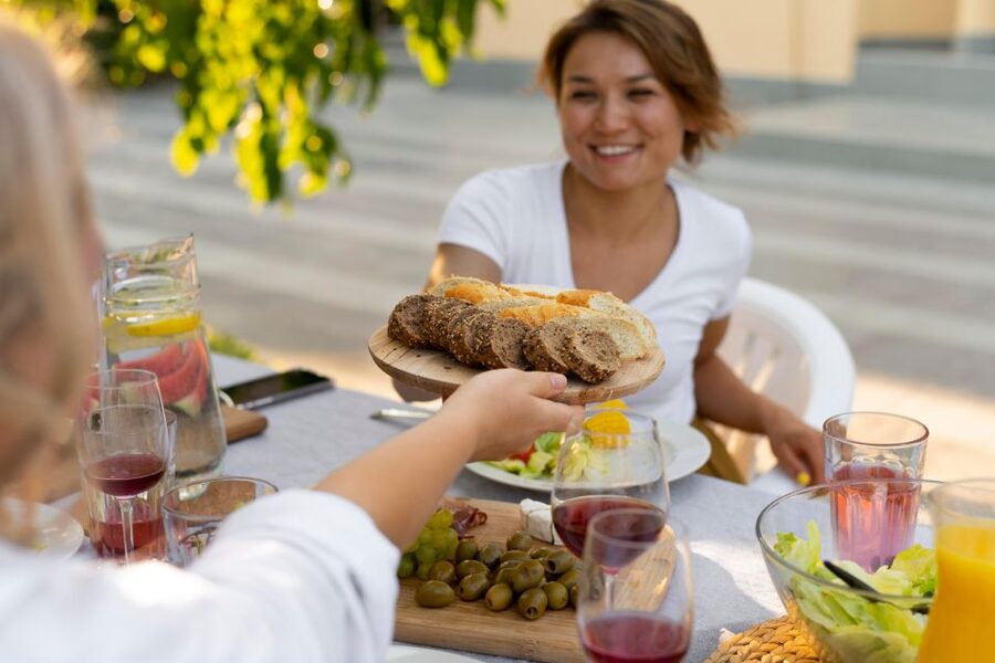 Crete: Heraklion Food and City tour - The open-air market and the first Cretan flavors