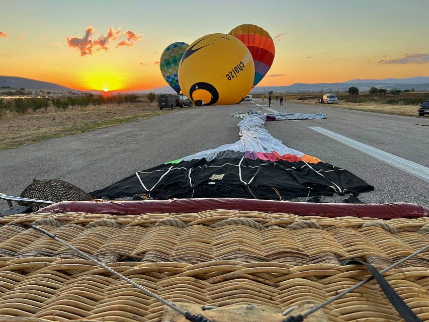 Crete: Hot-Air Balloon Flight with Breakfast and Wine - Transfers from the coast and the mountain meeting point