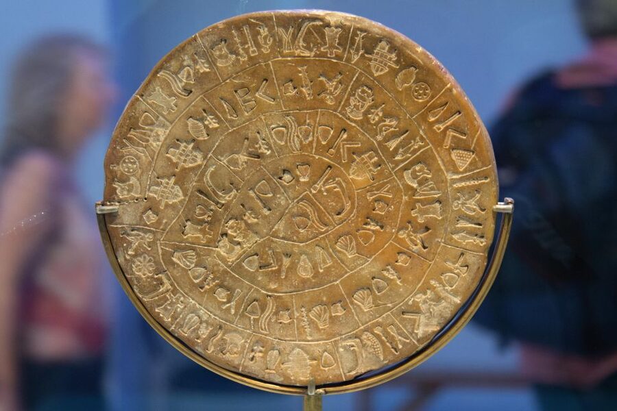 Crete: Knossos Palace, Archaeological Museum & Heraklion - Guide quality and language choices
