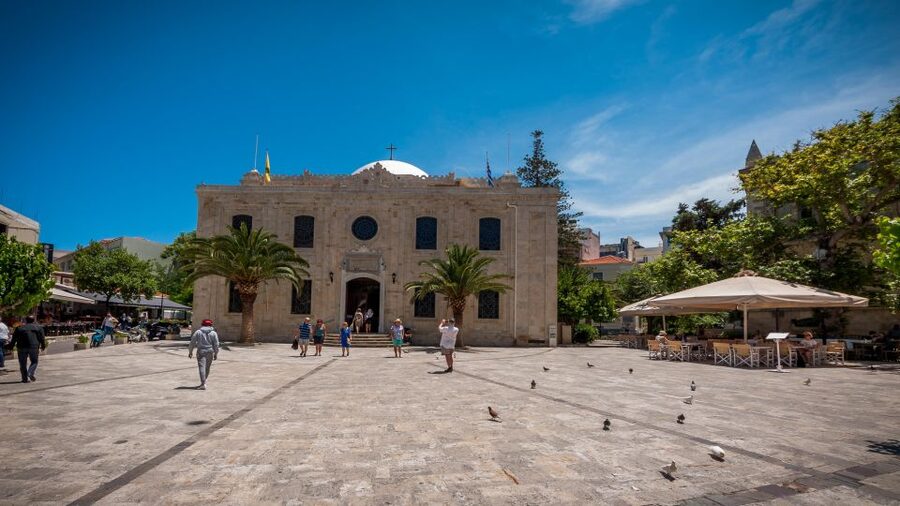 Crete: Knossos Palace, Archaeological Museum & Heraklion - Who should book this experience