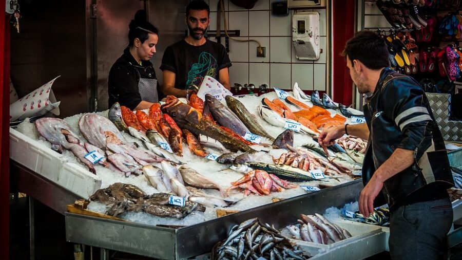 Crete: Knossos Palace, Heraklion City, Market Guided Tour - What two hours at the palace really feels like