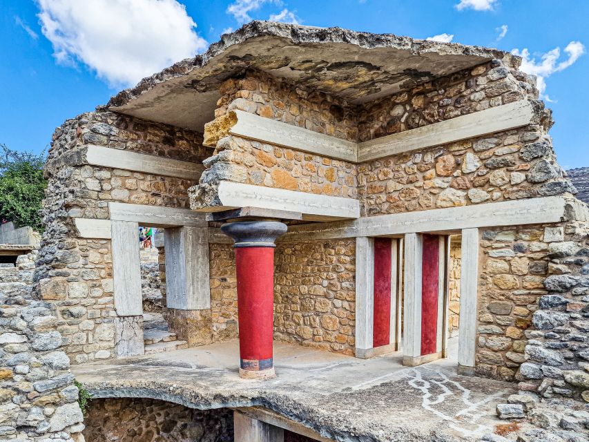 Crete: Knossos Palace, Heraklion City, Market Guided Tour - The Patsides farm adds a taste of modern Crete