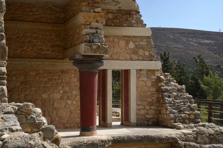 Crete: Knossos Palace & Heraklion Guided Tour - The bus ride and hotel pickup