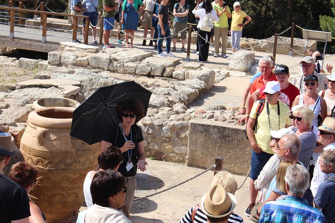 Crete Minoan Discovery Tour with Knossos Palace, Heraklion, and Live Dance Show - Guides, group size, and the pace of the day