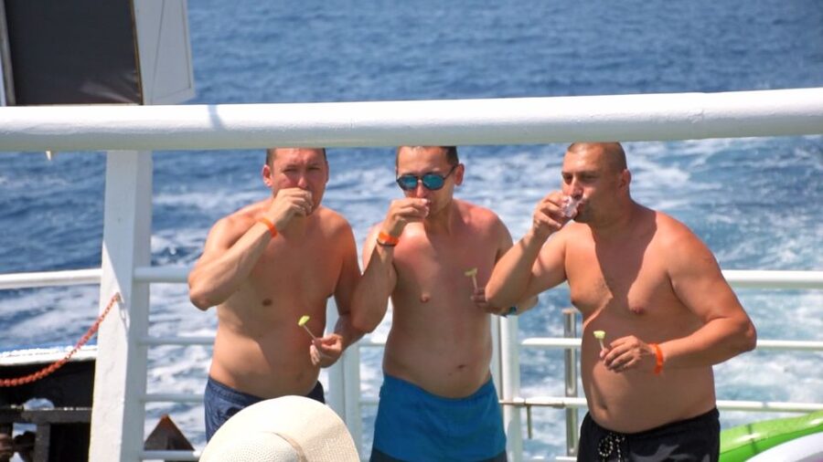 Crete: Mirabello Bay Cruise with Onboard Cocktail - The guide, languages, and pace of the day