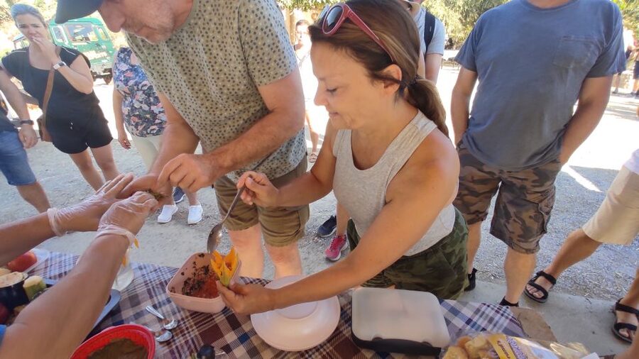 Crete: Sightseeing Day Trip with Cooking Lesson and Lunch - Cooking with local ingredients