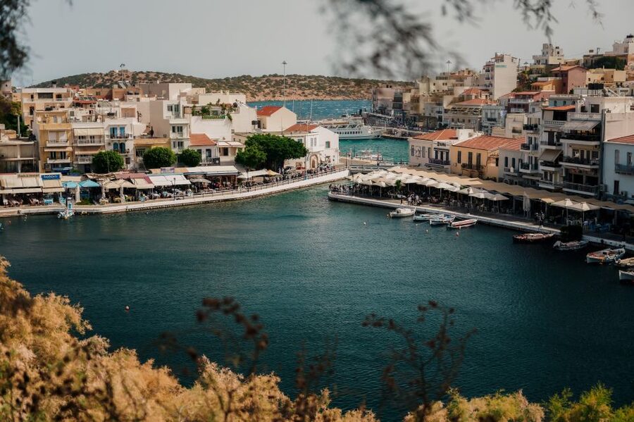 Crete: Spinalonga Boat Tour with BBQ & Agios Nikolaos - Agios Nikolaos and one hour around Lake Voulismeni