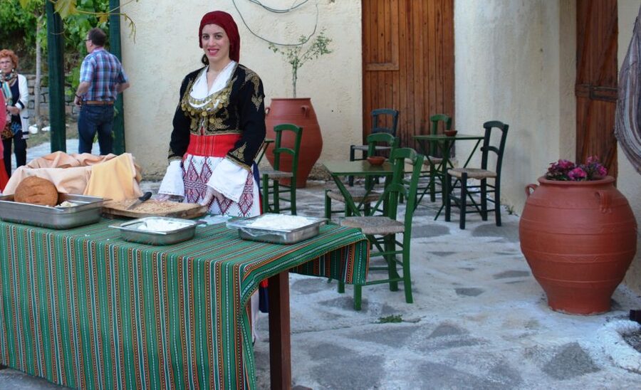 Crete: Traditional Dance Show and Buffet Dinner with Wine - The dancing, music, and changing costumes
