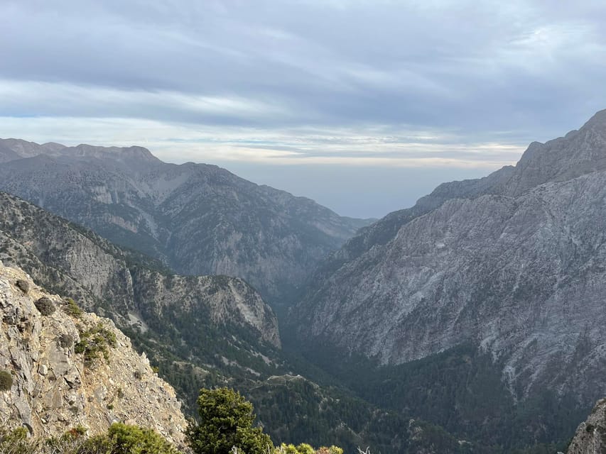 Crete: White Mountains Preserve Day Tour - The 4x4 climb to the Mitato