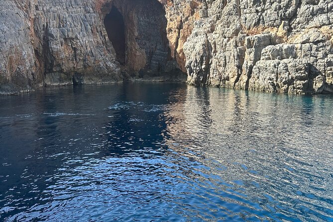 Crete Yacht Cruises 6-hours private Guided Cruise in Ag. Nikolaos - Lunch from a Cretan family kitchen