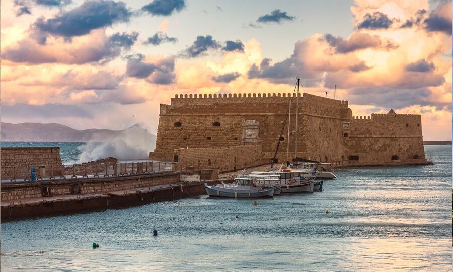 Day Trip To Heraklion City Center & Market & CretAquarium - Transport from eastern Crete