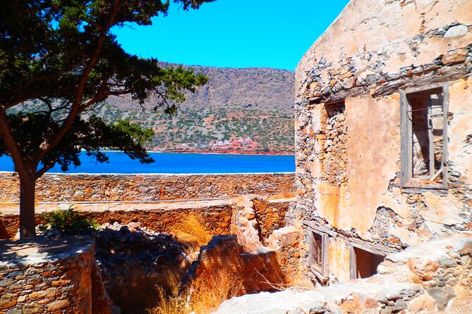 Elounda: Spinalonga Prof. Guided Boat Tour w/ BBQ + Swimming - Who will enjoy this boat trip most