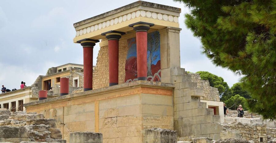 From Chania: Knossos Palace and Heraklion Full-Day Tour - The coach ride is comfortable, but the day is demanding