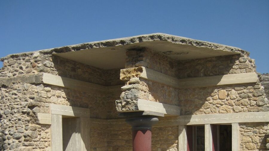 From Chania: Knossos Palace and Heraklion Full-Day Tour - The Heraklion Archaeological Museum adds the missing pieces