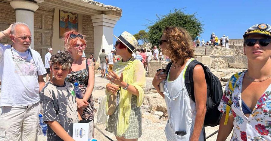 From Heraklion: Knossos Palace Entry Ticket and Private Tour - Key points at a glance
