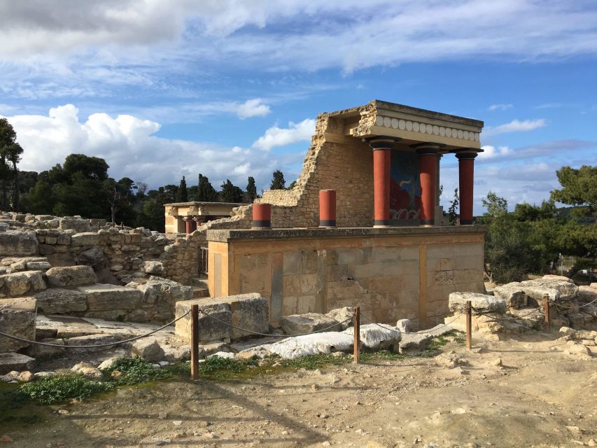 From Heraklion: Knossos Palace Entry Ticket and Private Tour - Guide quality and the private format