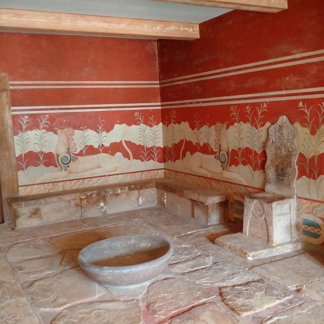 From Heraklion: Knossos Palace Entry Ticket and Private Tour - Entering the Palace of Knossos