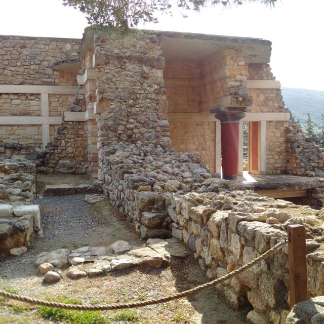 From Heraklion: Knossos Palace Entry Ticket and Private Tour - Adding the Archaeological Museum of Heraklion