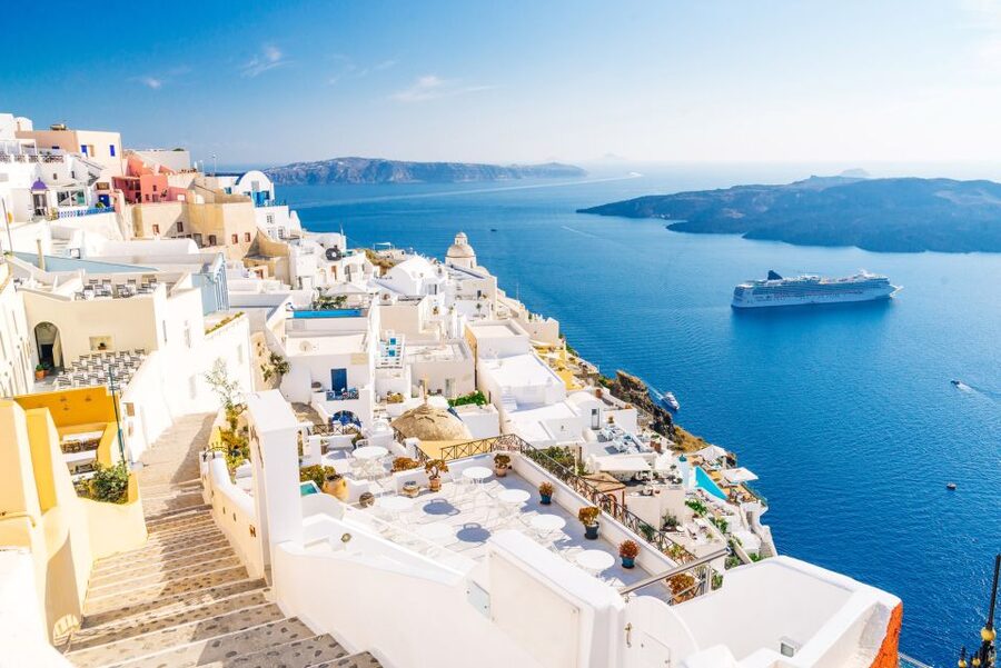 From Heraklion/Rethymno: Santorini Cruise with Pickup - From Crete to the cliffs of Santorini