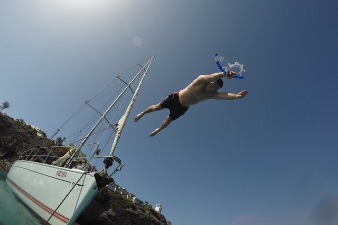From Heraklion : Small Group 5,5 hours Sailing Trip to Dia Island - A Small Yacht Makes the Day More Personal