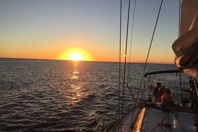 From Heraklion:Small group 5,5h Sunset Sailing trip to Dia Island - Venetian views from the old harbor