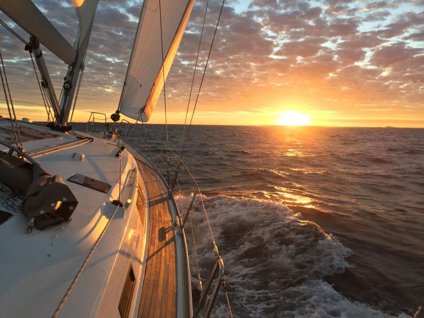 From Heraklion: Sunset Cruise to Dia Island - Who should book this cruise