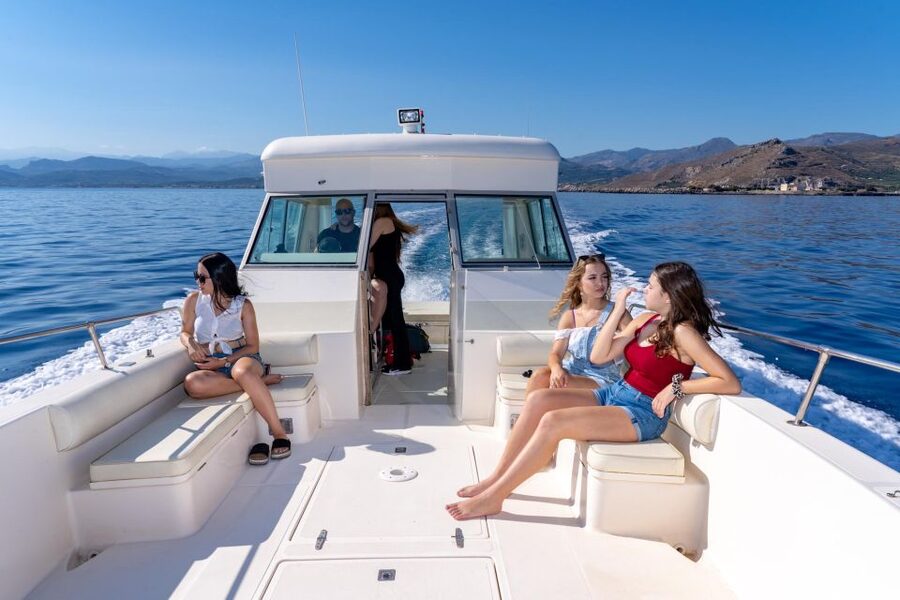 From Kissamos Port: Private Boat Cruise to Balos & Gramvousa - Why Balos works best from a private boat