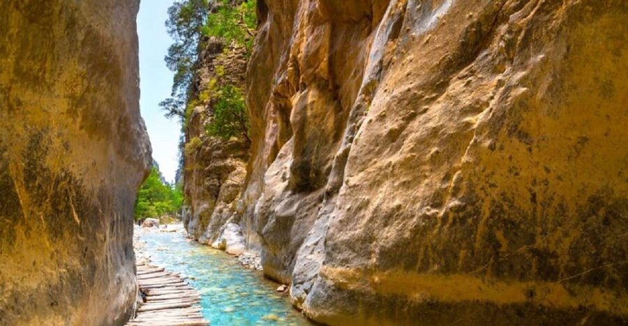 From Rethymno: Samariá Gorge Full-Day Hike - Entering the gorge by the wooden staircase