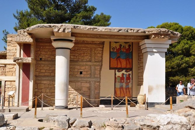 Full-Day Knossos And Heraklion Tour From Chania - Two hours in central Heraklion