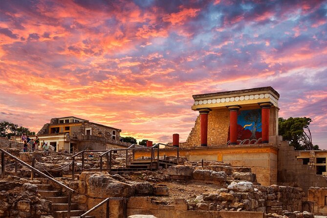 Full-Day Tour Knossos and Heraklion From Chania - What the guide adds at the palace