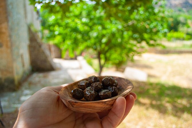 Half-Day Private Tour & Picnic in Real Cretan Countryside Retreat - Agios Thomas and the Roman crypts
