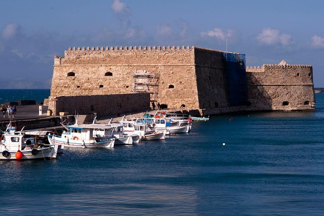 Half Day Private Tour to Knossos Palace (Skip the line) & Panoramic City Tour - Heraklion Archaeological Museum: the missing piece of Knossos